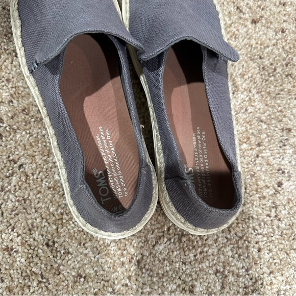 Toms Gray Canvas Espadrille Slip-On Flats - Picture 6 of 7